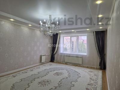 4-комнатная квартира · 136 м² · 5/5 этаж, мкр. Алтын орда, Батыс 2 Молдагулова — Тауелсиздик за 45 млн ₸ в Актобе