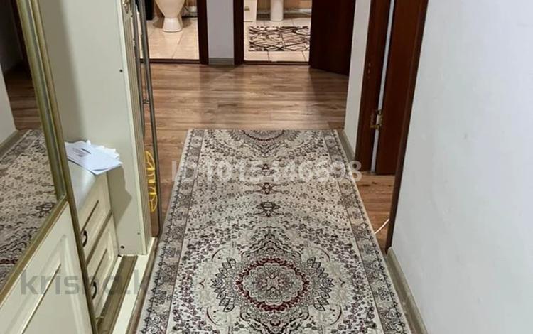 2-комнатная квартира · 65 м² · 4/5 этаж, мкр Береке за 180 000 ₸ в Атырау — фото 2