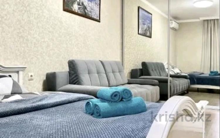 1-бөлмелі пәтер · 60 м² · 6/9 қабат, Мкр. Шугыла 340/4, бағасы: 18 000 ₸ в Алматы, Наурызбайский р-н — фото 2