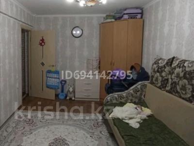 1-комнатная квартира, 37 м², 3/5 этаж помесячно, Ерубаева 33 за 110 000 〒 в Караганде, Казыбек би р-н
