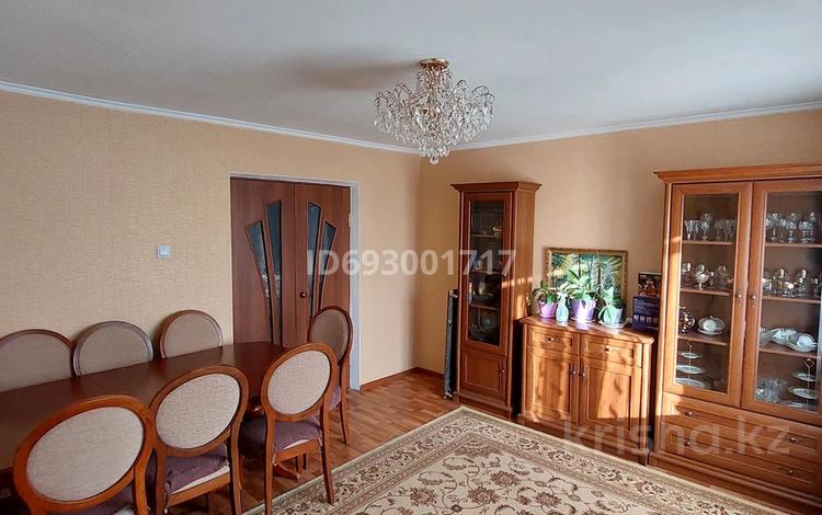3-бөлмелі пәтер · 63 м² · 5 қабат, Байзак Батыр 219/23, бағасы: 25 млн ₸ в Таразе — фото 2