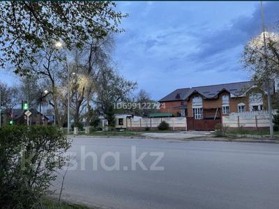 Отдельный дом · 20 комнат · 450 м², Мухита 43 — Сарайшык за 2 млн 〒 в Уральске