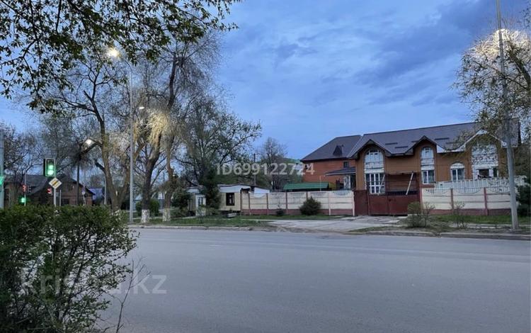 Отдельный дом · 20 комнат · 450 м², Мухита 43 — Сарайшык за 2 млн 〒 в Уральске — фото 2