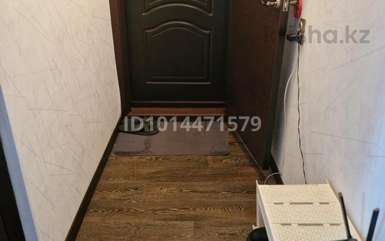 3-комнатная квартира · 48 м² · 4/5 этаж, мкр Айгуль, Гастелло 42 за 20 млн ₸ в Уральске — фото 2