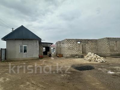 Отдельный дом · 2 комнаты · 50 м² · 8 сот., мкр Байтак-2, 3 1 за 17 млн ₸ в Атырау