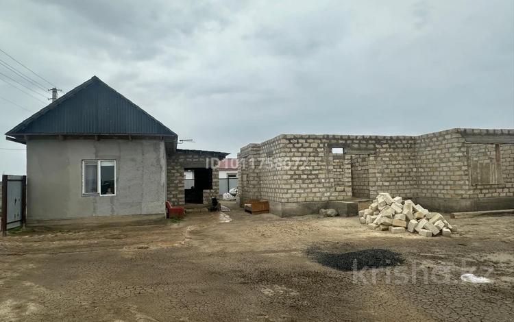 Отдельный дом · 2 комнаты · 50 м² · 8 сот., мкр Байтак-2, 3 1 за 17 млн ₸ в Атырау — фото 2