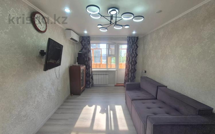 2-комнатная квартира · 45 м² · 4/5 этаж, Майкудук, 15й микрорайон за 11.5 млн ₸ в Караганде, Алихана Бокейханова р-н — фото 2