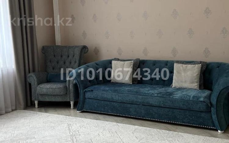 3-бөлмелі пәтер · 105 м² · 4/7 қабат, Байтурсынова 27 — Школа №72, бағасы: 75 млн ₸ в Астане, Сарайшык р-н — фото 2