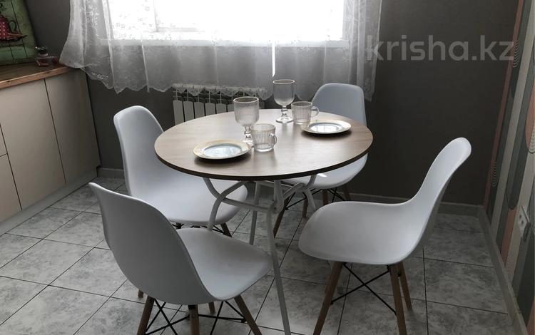 1-комнатная квартира · 50 м² · 5/10 этаж, мкр 8, Пр.А.Молдагуловой — Ул.Маресьева, ул.Абулхаир хана за 13 000 ₸ в Актобе — фото 2