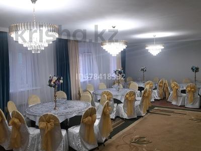 Аренда домов или дач посуточно в Астане: Дом · 10 комнат · 400 м² · посуточно, Юго-Восток правая ст. мкр — Жұмабаева-Майлина за 50 000 〒 Дом · 10 комнат · 400 м² · посуточно, Юго-Восток правая ст. мкр — Жұмабаева-Майлина за 50 000 〒 в Астане, Алматы р-н