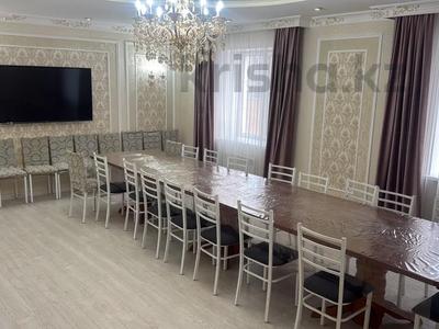 Жеке үй · 10 бөлме · 500 м², О Кошевого 12, бағасы: 100 000 〒 в Уральске