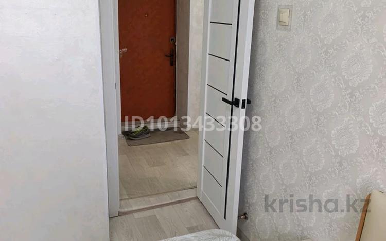 1-бөлмелі пәтер · 35 м² · 3/5 қабат, Кенесары 17 — За ТД "Шанырак", бағасы: 15 000 ₸ в Бурабае — фото 2