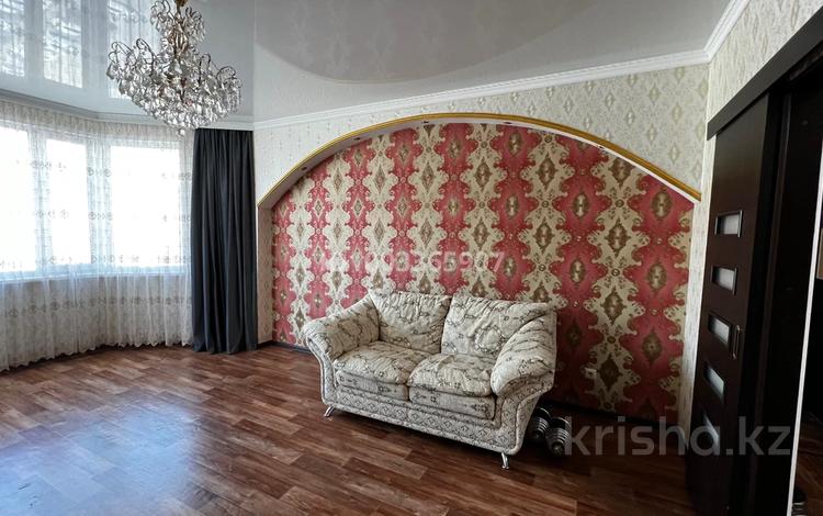 2-комнатная квартира · 64 м² · 8/12 этаж, Сауран 3/1 за 18 000 ₸ в Астане, Есильский р-н — фото 2
