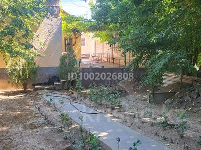 Отдельный дом · 4 комнаты · 80 м² · 4 сот., Садык кульбаева ( подвойского) 70 за 15 млн ₸ в Шымкенте, Енбекшинский р-н