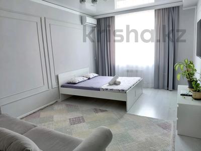 1-бөлмелі пәтер · 50 м² · 3/9 қабат, мкр. Алтын орда, Тауелсыздык 24, бағасы: 13 000 ₸ в Актобе