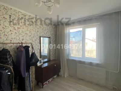 3-бөлмелі пәтер · 55.9 м² · 2/5 қабат, Строитель ш/а., Кайши Михановой 118 — Михановой-Циолковского, бағасы: 19 млн ₸ в Уральске, мкр Строитель