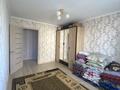 3-бөлмелі пәтер · 55.9 м² · 2/5 қабат, Строитель ш/а., Кайши Михановой 118 — Михановой-Циолковского, бағасы: 19 млн ₸ в Уральске, мкр Строитель — фото 5
