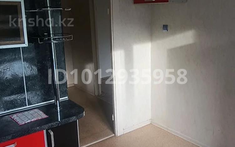 1-бөлмелі пәтер · 40 м² · 6/9 қабат, Камзина 64 — Камзина-Шевченко, бағасы: 140 000 ₸ в Павлодаре — фото 2