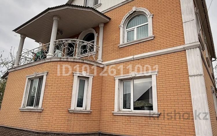 Жеке үй · 10 бөлме · 210 м² · 250 жүзд., Түркістан ш/а. 118, бағасы: 72 млн ₸ в Алматы, Алатауский р-н — фото 2