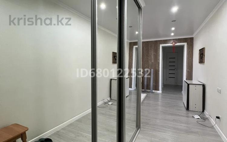 3-комнатная квартира · 80 м² · 1/5 этаж, Молдагуловой 15/4 — Районе куленовки за 36.5 млн ₸ в Усть-Каменогорске — фото 33
