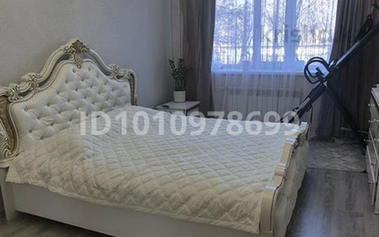 2-комнатная квартира · 60 м² · 1/5 этаж, мкр Михайловка , Сакена Сейфуллина — 83, поликлиника 1, южный, кардиоцентр за 43 млн ₸ в Караганде, Казыбек би р-н — фото 2