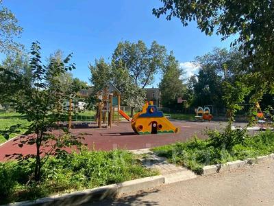 4-комнатная квартира · 81.5 м² · 5/5 этаж, Назарбаева 87 за 25.5 млн 〒 в Усть-Каменогорске