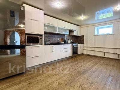 Отдельный дом · 4 комнаты · 205 м² · 10.45 сот., Фрунзе 27 за 57 млн ₸ в Затобольске (Тобыле)