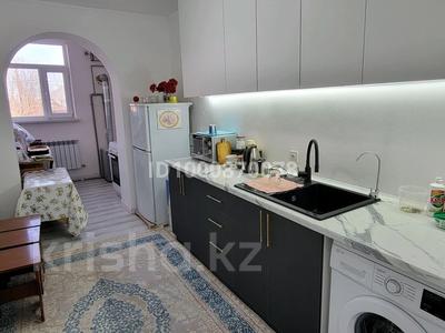 Продажа квартир в Туркестанской обл.: 2-комнатная квартира · 65 м² · 2/2 этаж, Ерубаева 285/4 за 15 млн 〒 2-комнатная квартира · 65 м² · 2/2 этаж, Ерубаева 285/4 за 15 млн 〒 в Туркестане