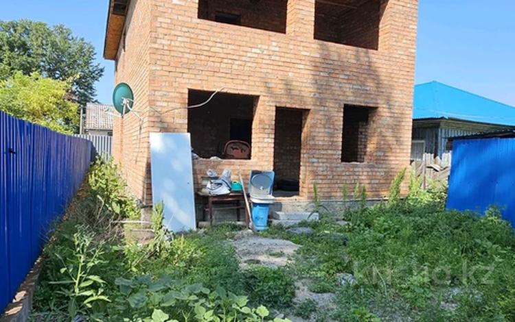 Отдельный дом · 4 комнаты · 180 м² · 4 сот., Леваневского 110 за 15 млн 〒 в Усть-Каменогорске — фото 2