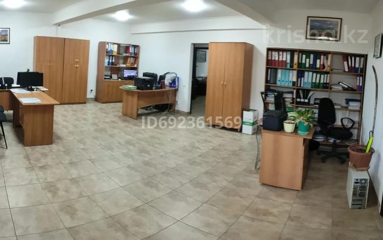 Офисы • 145 м² за 60 млн 〒 в Караганде, Казыбек би р-н — фото 2