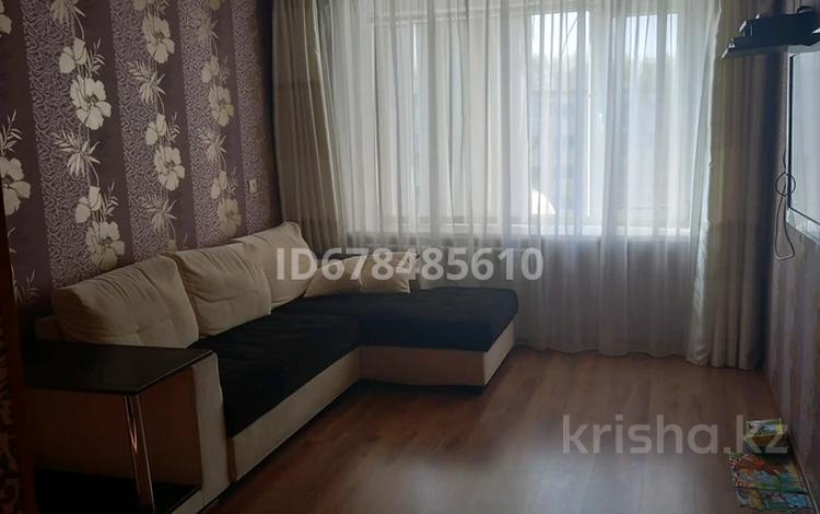 3-комнатная квартира, 54 м², 5/5 этаж, 2 мик за 10 млн 〒 в Лисаковске — фото 2