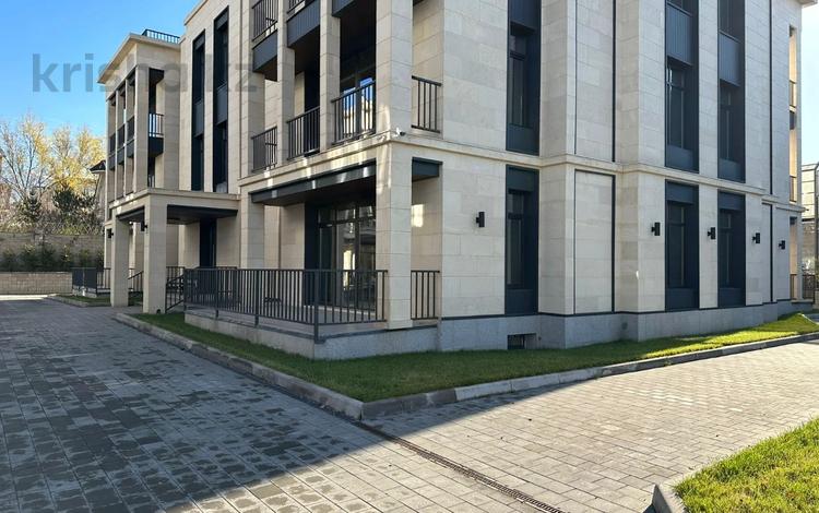 3-комнатная квартира, 150 м², 1/3 этаж, Мусабаева 15 за 157.5 млн 〒 в Алматы, Бостандыкский р-н — фото 2