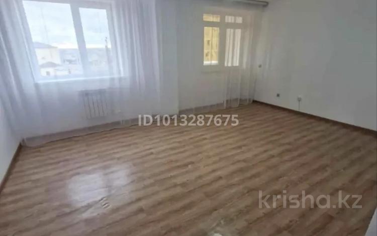 3-бөлмелі пәтер · 81.2 м² · 3/9 қабат, Зачаганск пгт ш/а., Ақан Сері, бағасы: 27.5 млн ₸ в Уральске, мкр. Зачаганск пгт — фото 9