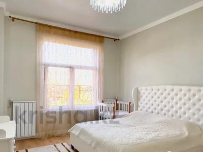 3-бөлмелі пәтер, 120 м², 1/3 қабат, мкр Мирас, мкр. Мирас 157, бағасы: 116 млн 〒 в Алматы, Бостандыкский р-н