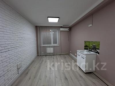 Магазины и бутики, склады, общепит, салоны красоты, фитнес и спорт, образование, развлечения, кабинеты и рабочие места, студии · 40 м² за 400 000 ₸ в Алматы, Алмалинский р-н