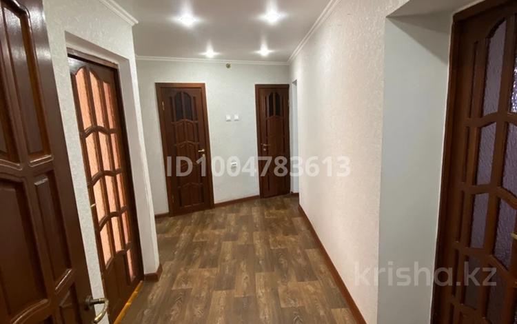 4-бөлмелі пәтер · 80 м² · 4/5 қабат, Абулхаир хана 2/3 — Gamma Color(Гамма Колор), бағасы: 23 млн ₸ в Уральске — фото 2