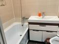 2-бөлмелі пәтер · 52 м² · 2/5 қабат, Кердери 172/1 — М.Маметовой, ЖД Вокзал, ТД Урал, ТД Дом Быт, бағасы: 12 000 ₸ в Уральске, мкр Школьник — фото 4