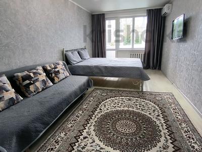 2-комнатная квартира · 52 м² · 2/5 этаж, Кердери 172/1 — М.Маметовой, ЖД Вокзал, ТД Урал, ТД Дом Быт за 15 000 ₸ в Уральске, мкр Школьник