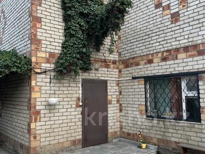 Отдельный дом · 6 комнат · 268 м² · 6.8 сот., Гагарина 29 — 30 мкр. за 45 млн ₸ в Экибастузе