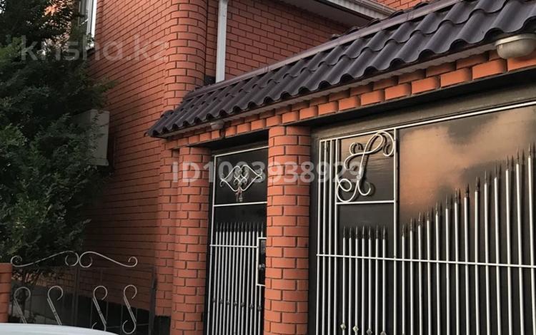 Отдельный дом · 5 комнат · 200 м² · 7 сот., мкр Центральный, Сланова 74 — Ул.махамбета - чехова за 69 млн 〒 в Атырау — фото 2