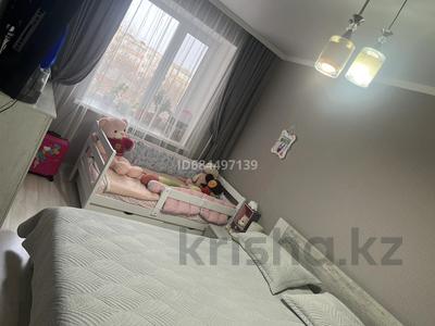 2-комнатная квартира · 55 м² · 4/9 этаж, мкр 8, Мкр 8, 101 стрелковой 7 — 17 школа за 19 млн ₸ в Актобе