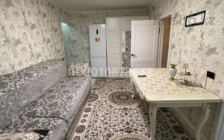 3-комнатная квартира · 48 м² · 2/5 этаж, мкр Новый Город 1/5 — Старый аэропорт, ул. Штурманская 1/5 за 15.8 млн ₸ в Караганде, Казыбек би р-н — фото 2