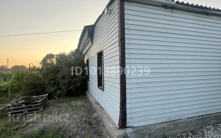 Часть дома · 3 комнаты · 51.4 м² · 36.7 сот., Торфяная 64 за 8.5 млн ₸ в Семее — фото 2