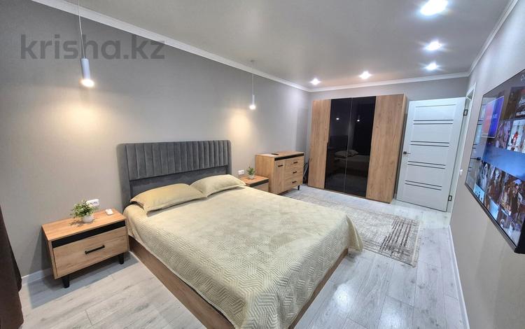1-комнатная квартира · 33 м² · 2/5 этаж, Абубакира Кердери 172/1 — Казииту. Сити Центр. Галактика за 14 000 ₸ в Уральске — фото 11