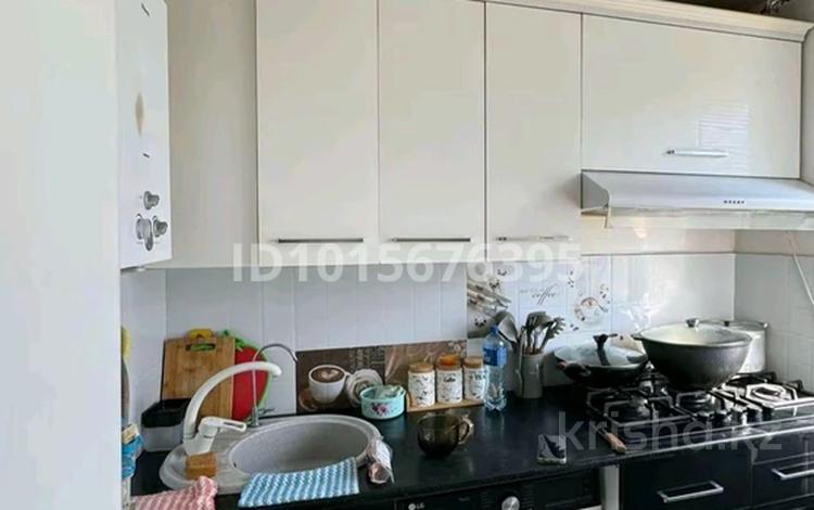 3-бөлмелі пәтер · 60 м² · 4/4 қабат, молдагулова 25 — колос. молдагулова 25, бағасы: 18 млн ₸ в Шымкенте, Аль-Фарабийский р-н — фото 2