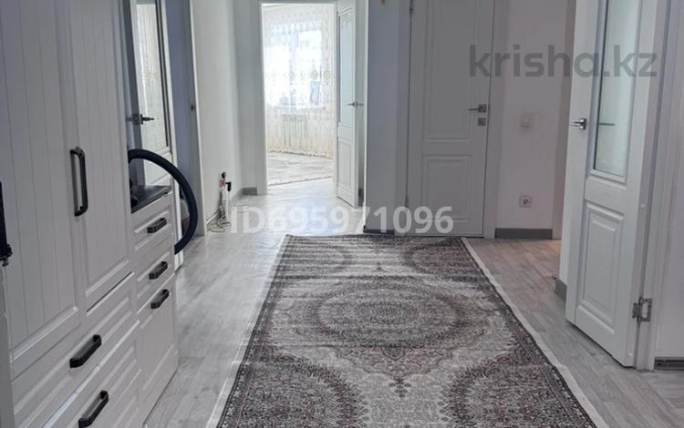 3-комнатная квартира · 87 м² · 8/9 этаж, Нур Актобе — Нур Ақтөбе Нұр сити 2мкр 39дом за 24 млн ₸ — фото 8