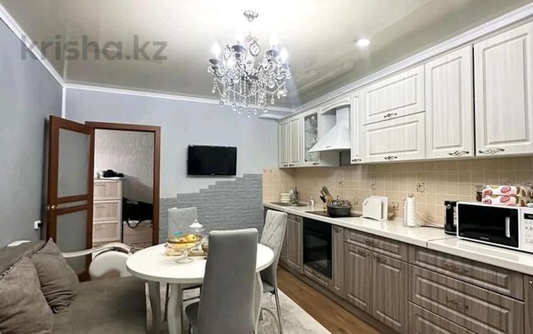 3-комнатная квартира · 93 м² · 1/9 этаж, мкр Юго-Восток, Шахтеров 31б за 43 млн ₸ в Караганде, Казыбек би р-н — фото 2