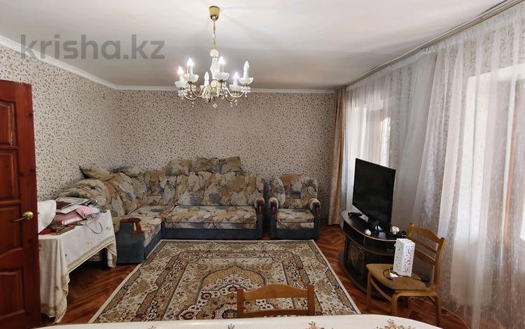 4-комнатная квартира · 87.4 м² · 2/4 этаж, студенческая за 20 млн 〒 в Уральске — фото 2