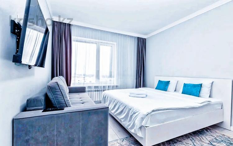 1-комнатная квартира · 53 м² · 7/11 этаж, 16-й мкр 57 — МОРЕ,АКВАПАРК,ТРК АКТАУ,ЦЕНТР ГОРОДА за 8 000 ₸ в Актау — фото 2