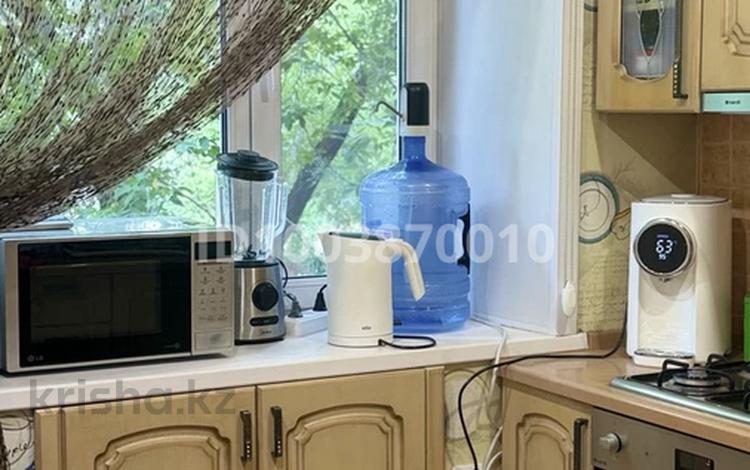 4-комнатная квартира · 60.5 м² · 2/5 этаж, мкр Михайловка , Аманжолова — Гостиница Чайка за 31.5 млн ₸ в Караганде, Казыбек би р-н — фото 2